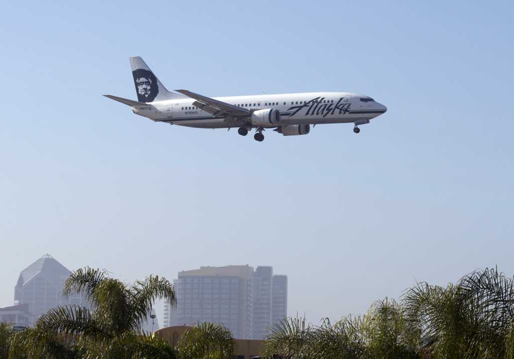 alaska airlines airplane