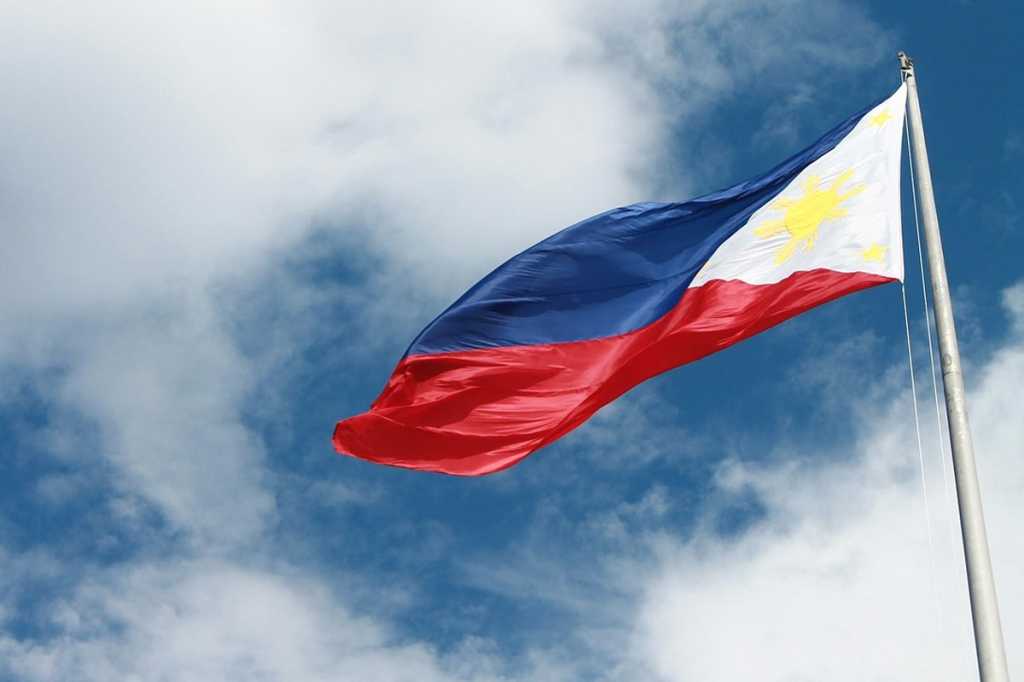 asia philippine flag outsourcing clouds pixabay titus jr0