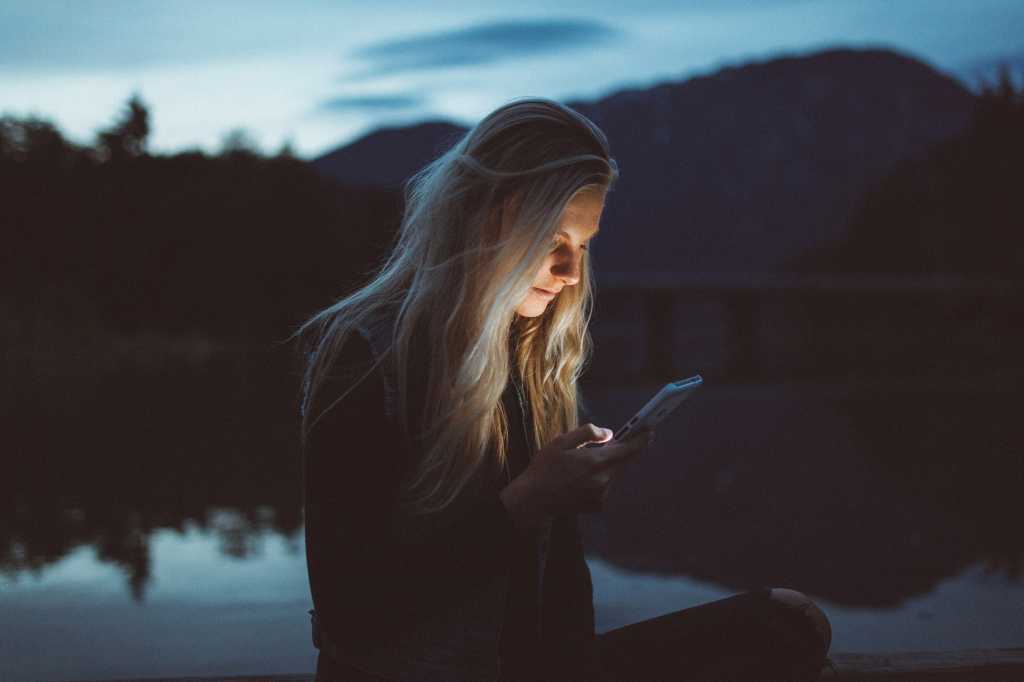becca tapert qofjunxy9ly unsplash ps