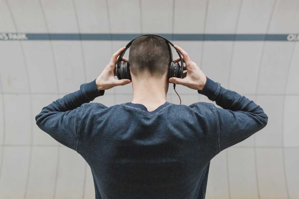 black friday headphones find the best deals