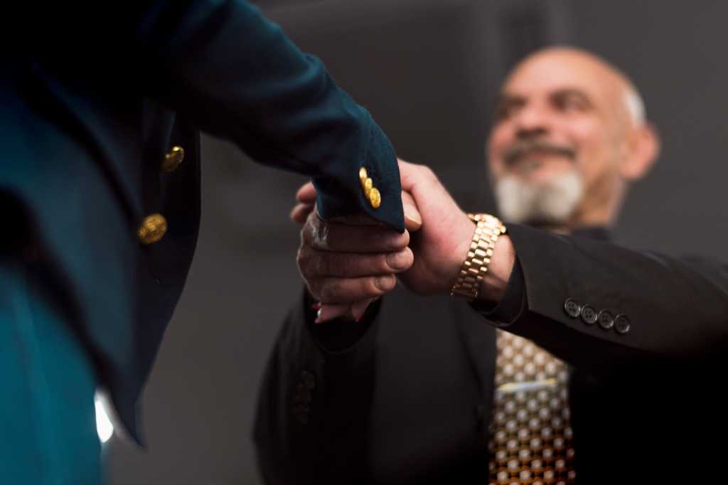 CIO | Middle East > Handshake / agreement / deal / teamwork / collaboration / partnership