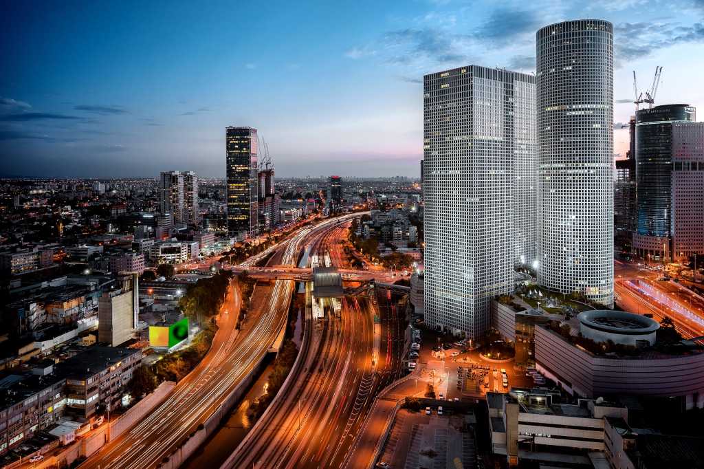 CIO | Middle East > Israel > Tel Aviv > Cityscape, skyline, Azrieli Center skyscraper complex