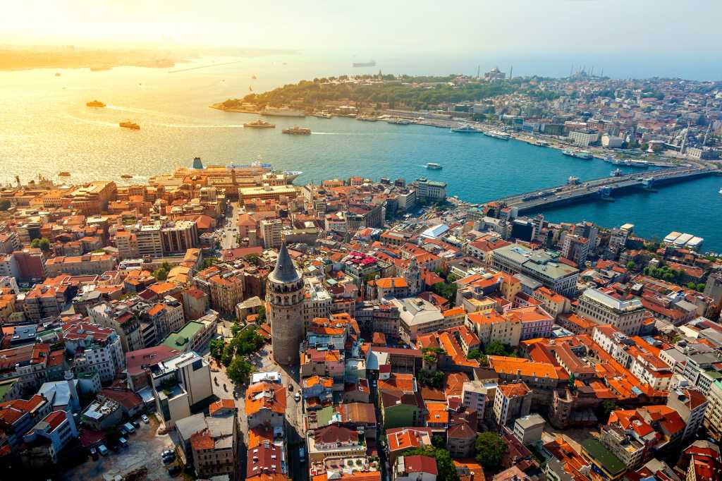 CIO | Middle East  >  Turkey  >  Istanbul  >  Cityscape / Galata tower