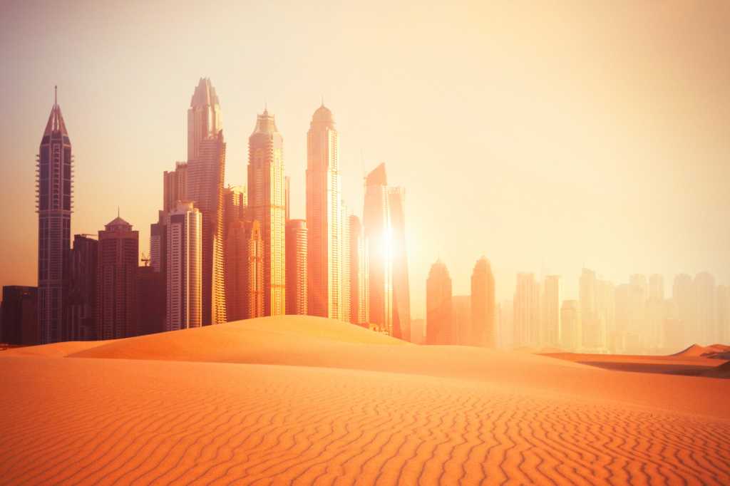 CIO | Middle East  >  UAE / United Arab Emirates  >  Dubai  >  Skyline view from the desert