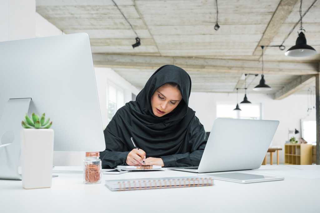 CIO | Middle East  >  Mobile computing / laptop / office workspace