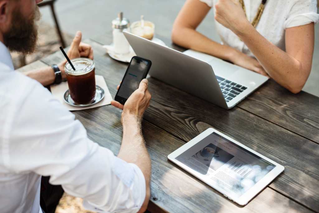 collaboration brainstorming mobile [RawPixel.com - CC0 via Unsplash]