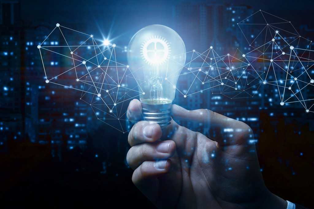promoting an idea / raising awareness / lightbulb / technology / gear / innovation / transformation