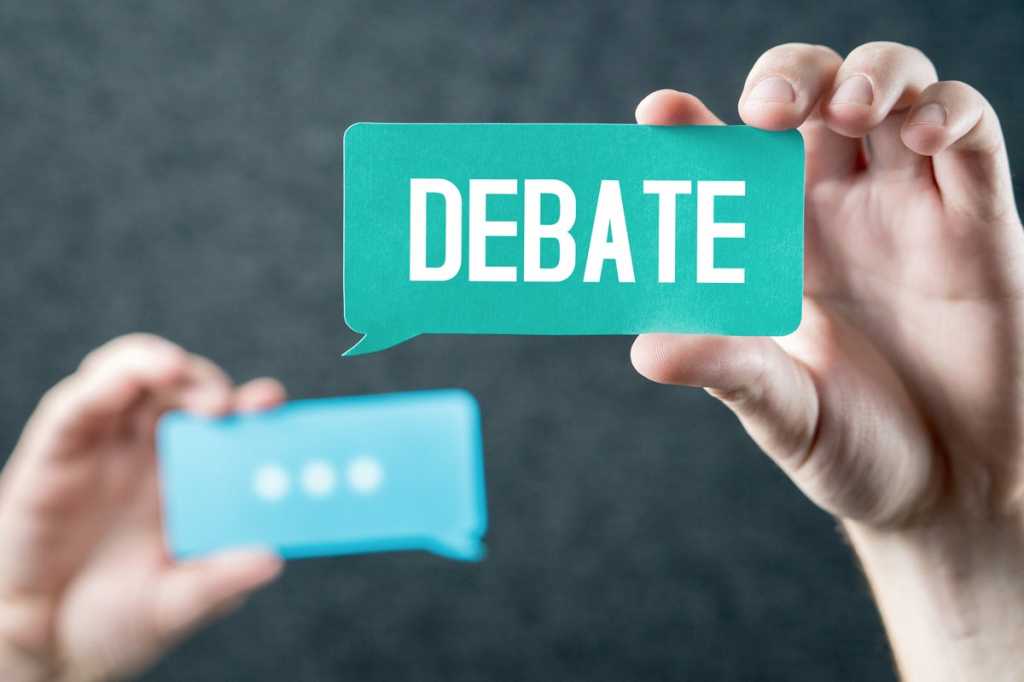 debate speech balloons thought bubble hands holding bubbles argue disagree