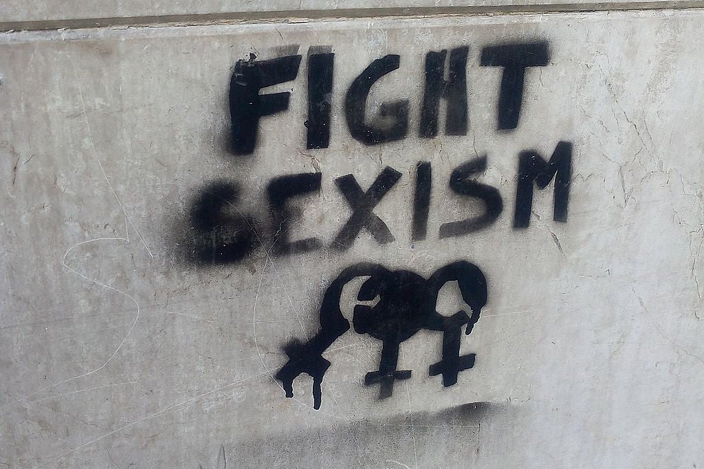 fight sexism graffiti in turin november 2016