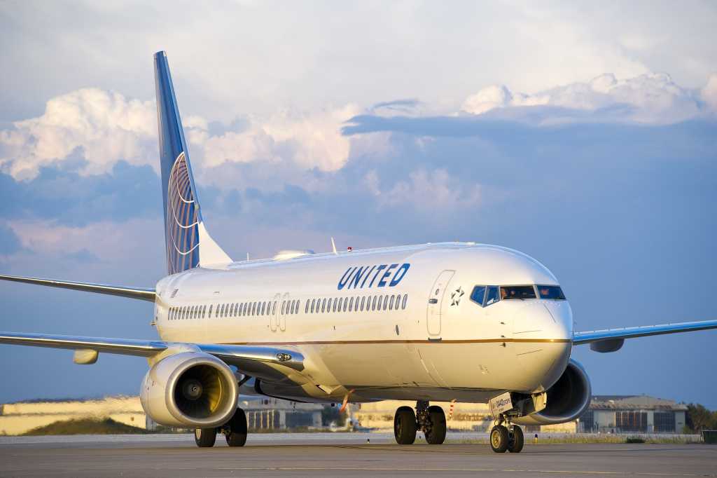 United Boeing 737