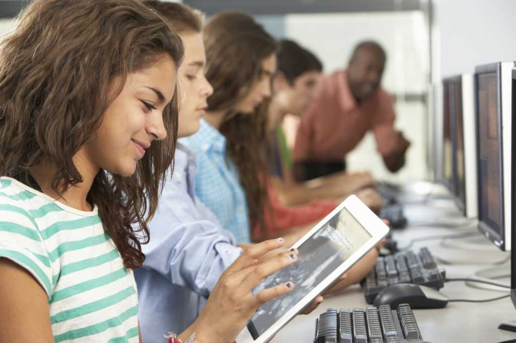 kids mobile devices study school learning