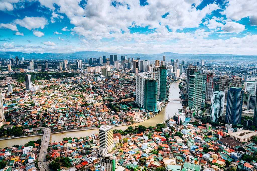 Makati skyline, Metro Manila, Philippines > financial hub / business district