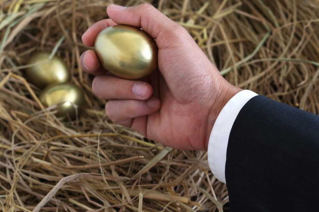 man with golden touch 1