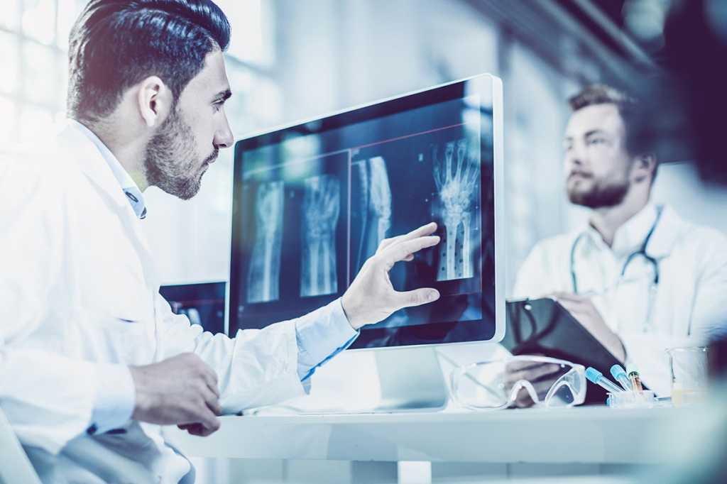 Electronic Health Records [EHR] / digital medical data / monitor, x-rays, healthcare