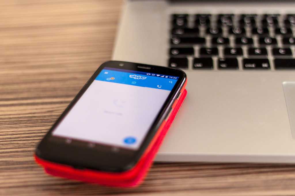 mobile collaboration skype video conferencing [Tirza van Dijk - CC0 via Unsplash]