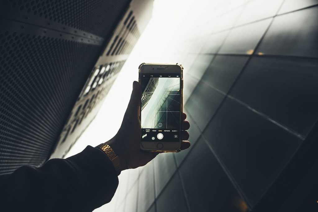 mobile phone camera frames tall buildings/businesses/enterprise