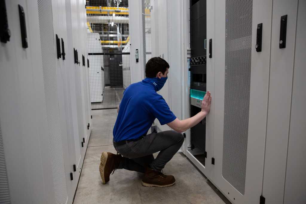 ntt hillsboro hi1 mdf with people