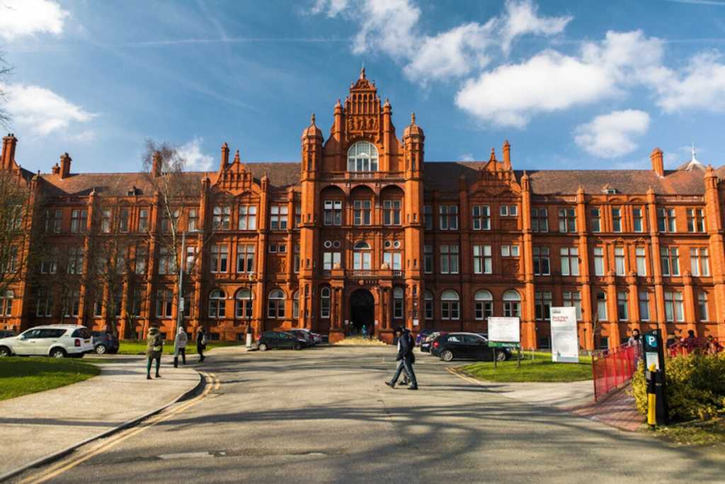 peel building university of salford