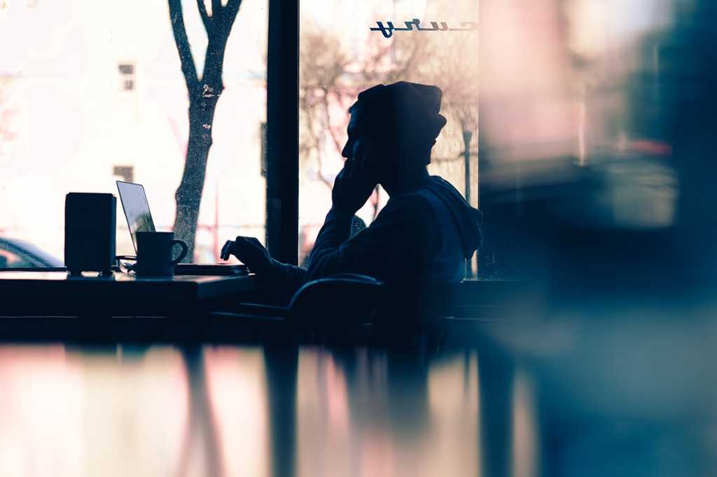 side hustle - digital nomad - laptop - cafe/diner/coffee shop