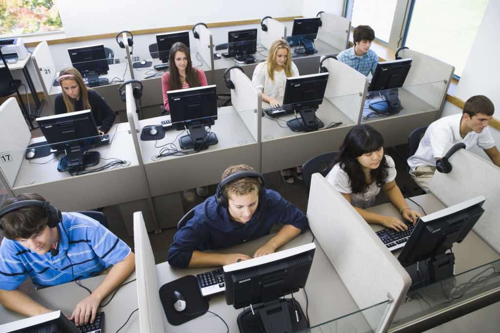 students computers cube farm