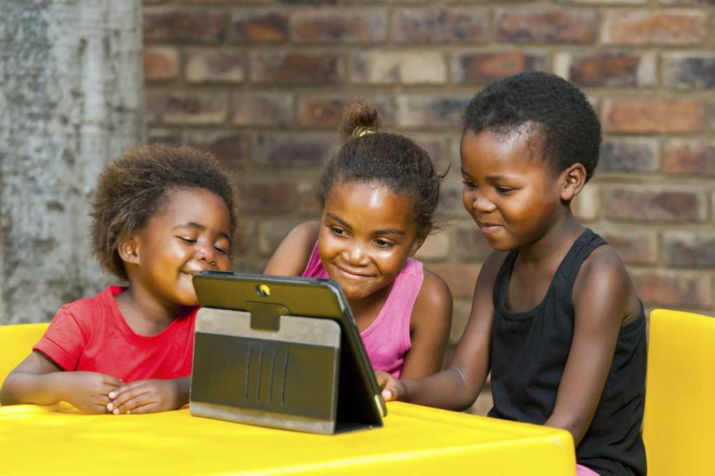 tablet moblie black african kids family