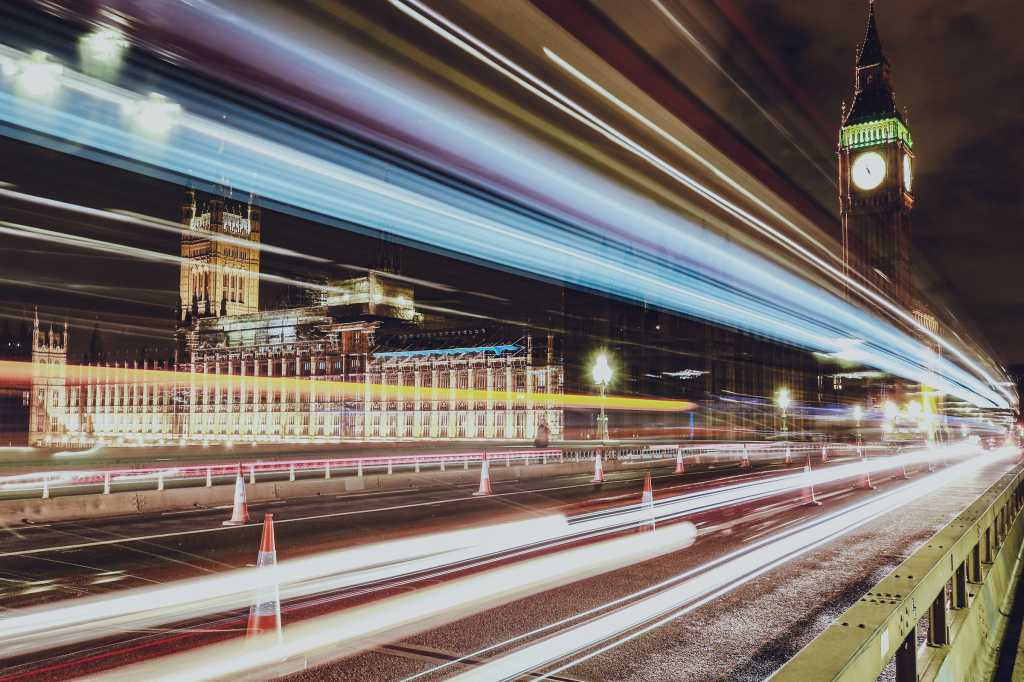 UK | United Kingdom  >  England  >  London  >  light trails / speed / Parliament / Big Ben