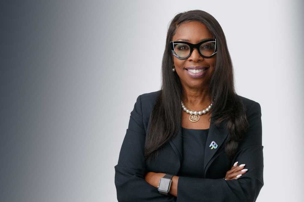 women in it daphne jones