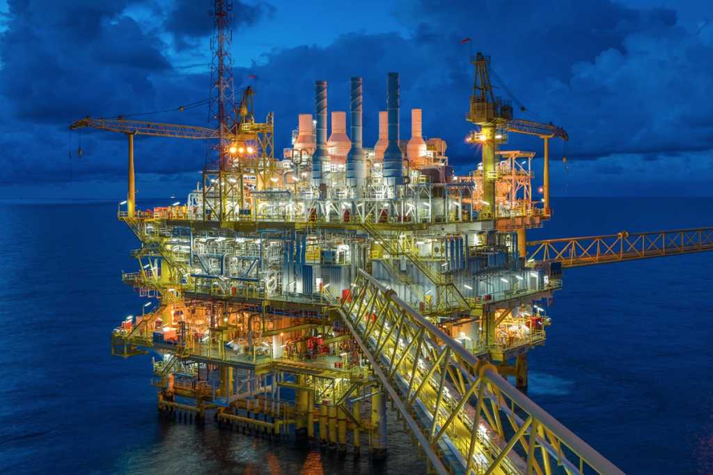 6 industrial iot oil rig oil drilling cranes