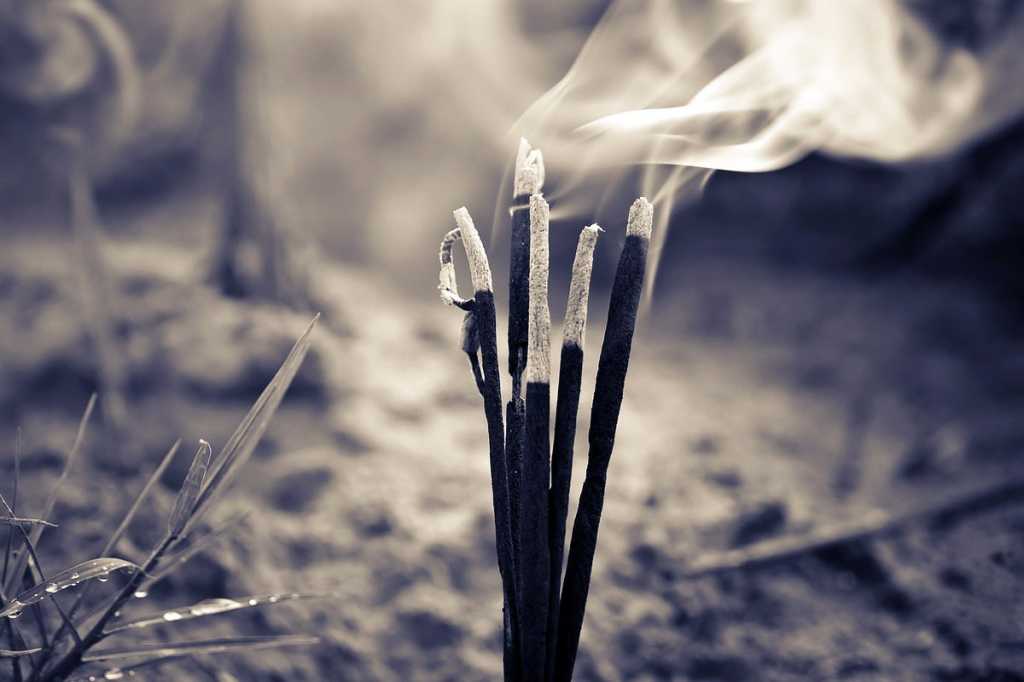 asia incense burning burn hot tips smoke pixabay devanath