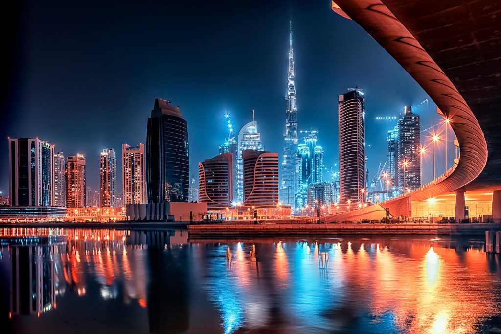 CIO | Middle East > UAE / United Arab Emirates > Dubai > Cityscape / skyline / night
