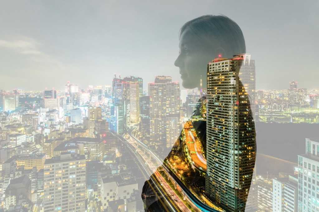 intro woman leadership leader executive cityscape vision