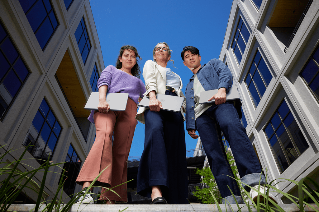 3 people with laptop
