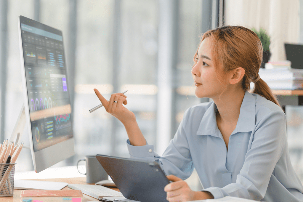 : Struggling to show ROI for your AI projects? Check out Aaron Goldberg's insights on a simplified approach to generating ROI from AI apps!
