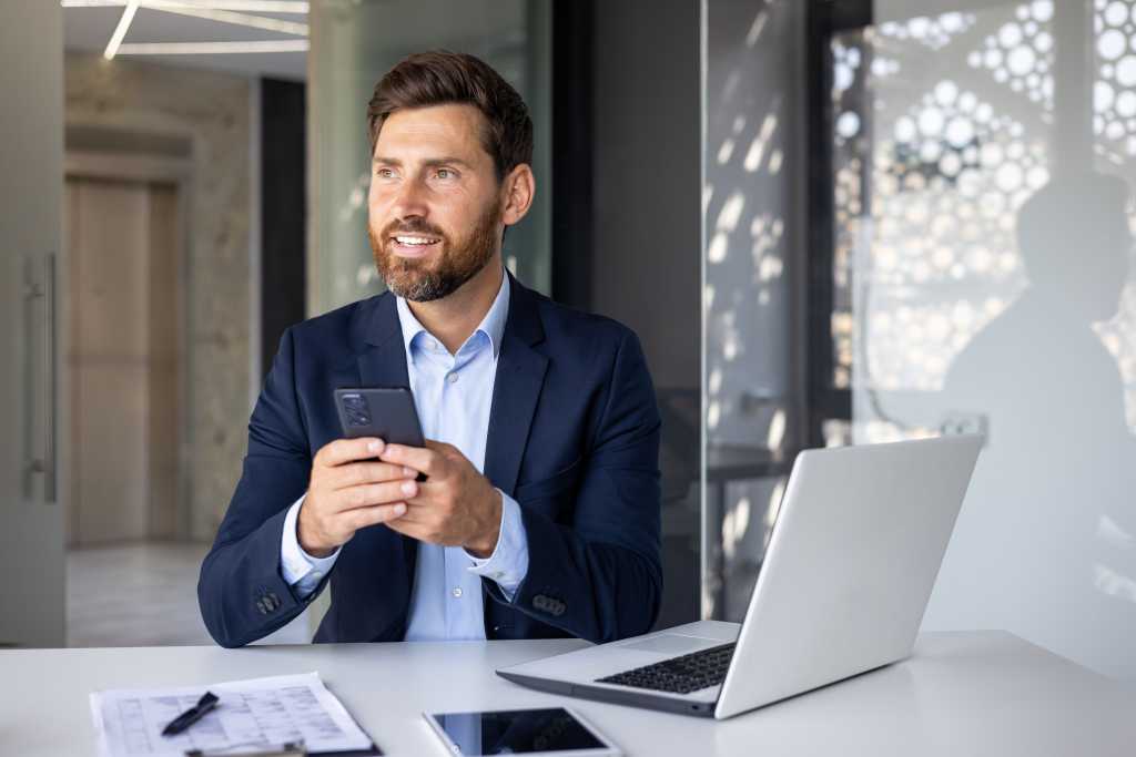 Man using android phone