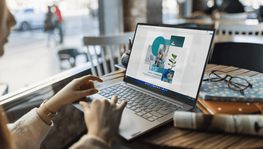 woman hands laptop