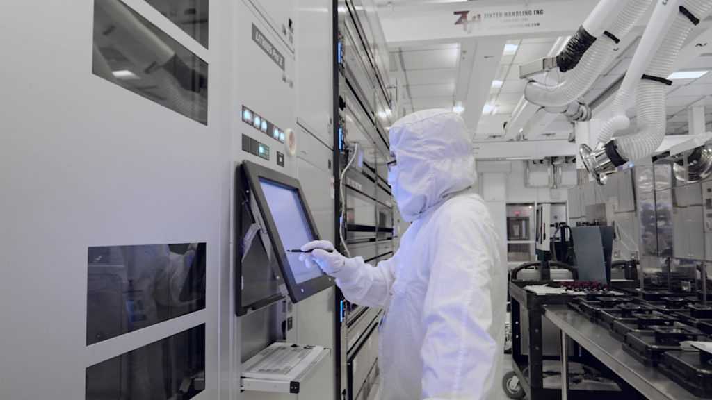 Cleanroom operator