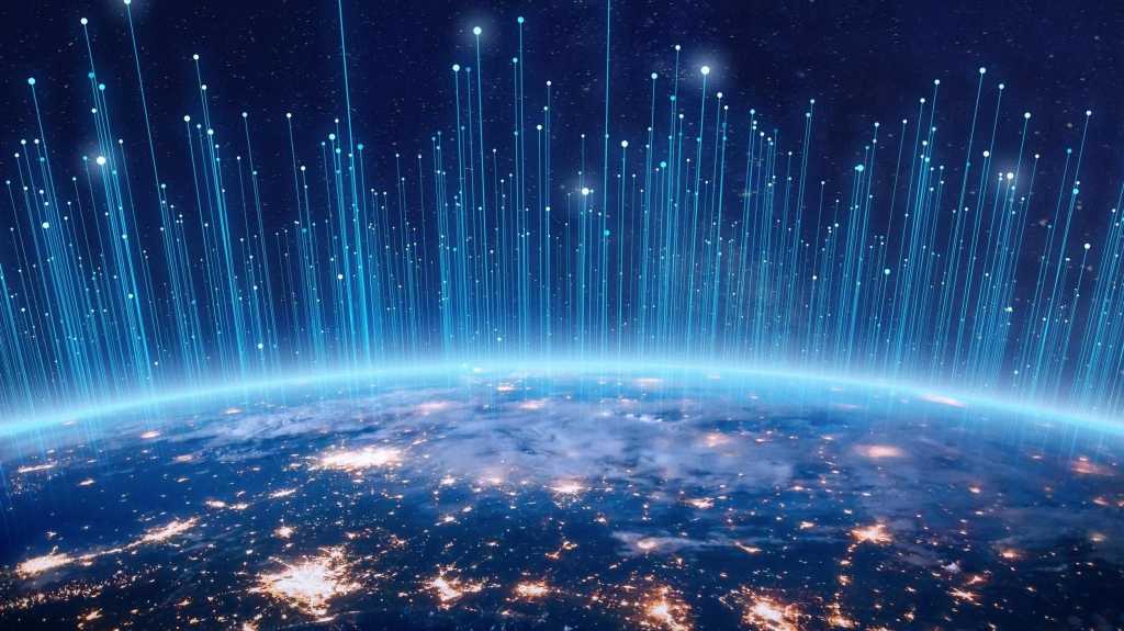 Kommunikationstechnologie mit Verbindungen um die Erde aus dem Weltraum betrachtet. Internet, IoT, Cyberspace, Global Business, Innovation, Big Data Science, digitales Finanzwesen, Blockchain. Elemente der NASA