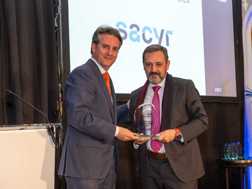 Francisco Gonzalo, CIO de Sacyr, durante la entrega del galardón.