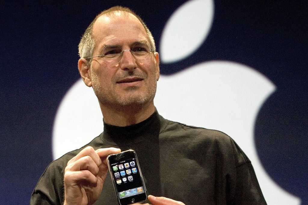 steve jobs iphone launch 100702931