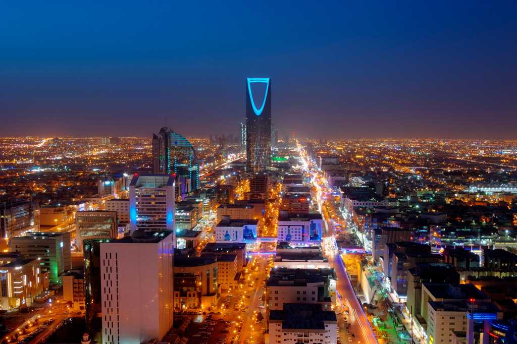 CIO | Middle East > Saudi Arabia > Riyadh > Cityscape / skyline / Kingdom Tower