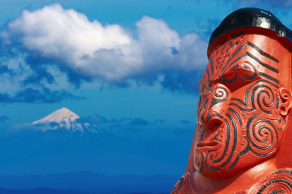 Taranaki Mount and Māori carving New Zealand