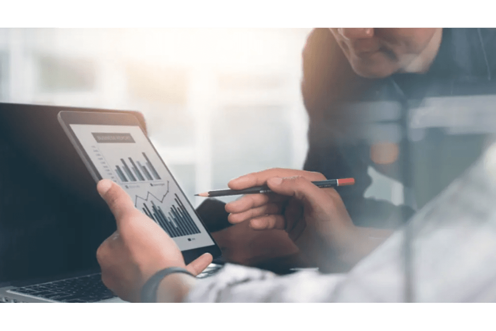 Why_FinOps_is_critical_to_proving_–_and_improving_–_ROI_of_cloud_investments_-_The_Transformative_CIO (1).png