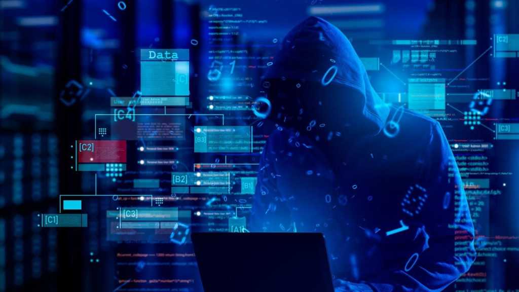 Cybersicherheit Verwundbarkeit Log4J und Hacker,Codierung,Malware-Konzept.Hooded Computer Hacker in Cybersicherheit Verwundbarkeit Log4J auf Server-Raum Hintergrund.metaverse digitale Welt-Technologie.