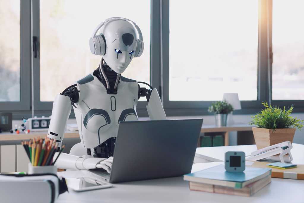 5 myth-busting facts about AI in the workplace